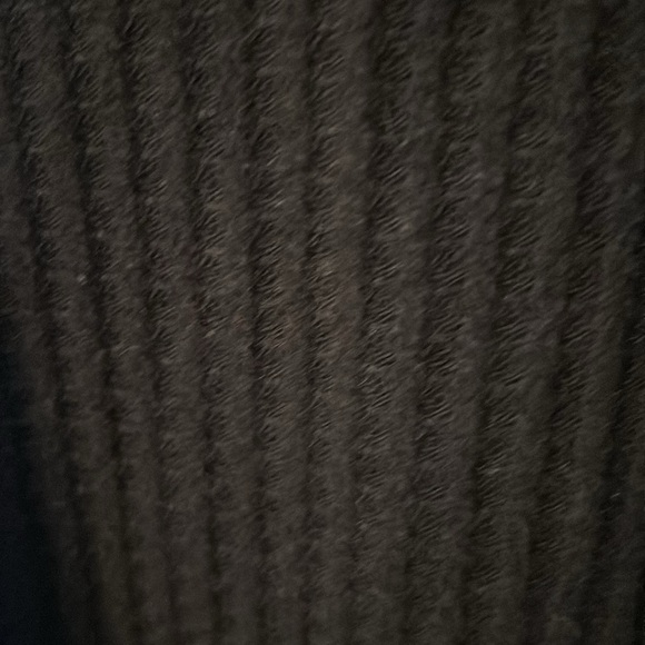 Kate 3/4 sleeve sharkbite top - Picture 5 of 5